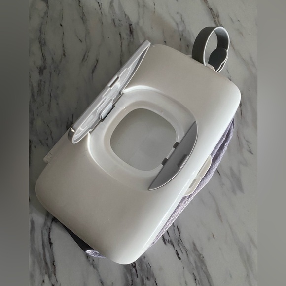 Oxo Tot On-The-Go Wipes Dispenser with Diaper Pouch - Picture 5 of 5